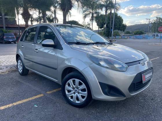 FORD FIESTA 1.6 ROCAM 8V FLEX 4P MANUAL FORD FIESTA 1.6 ROCAM 8V FLEX 4P MANUAL
